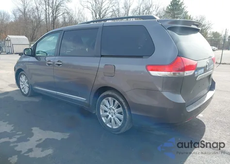 2012 Toyota Sienna Limited 7 Passenger z USA, uszkodzony, nr VIN 5TDDK3DCXCS033655